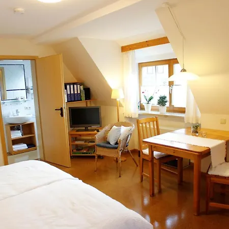 Gaestehaus Am Brombachsee * Pfofeld
